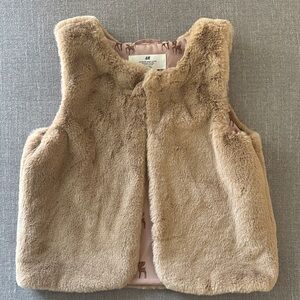 H&M Girls Tan Soft Fur Vest Size 8/10
